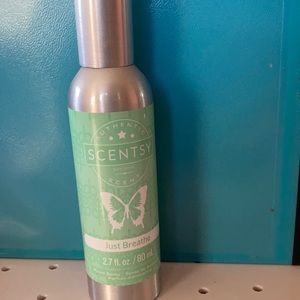 Scentsy just breathe roomspray